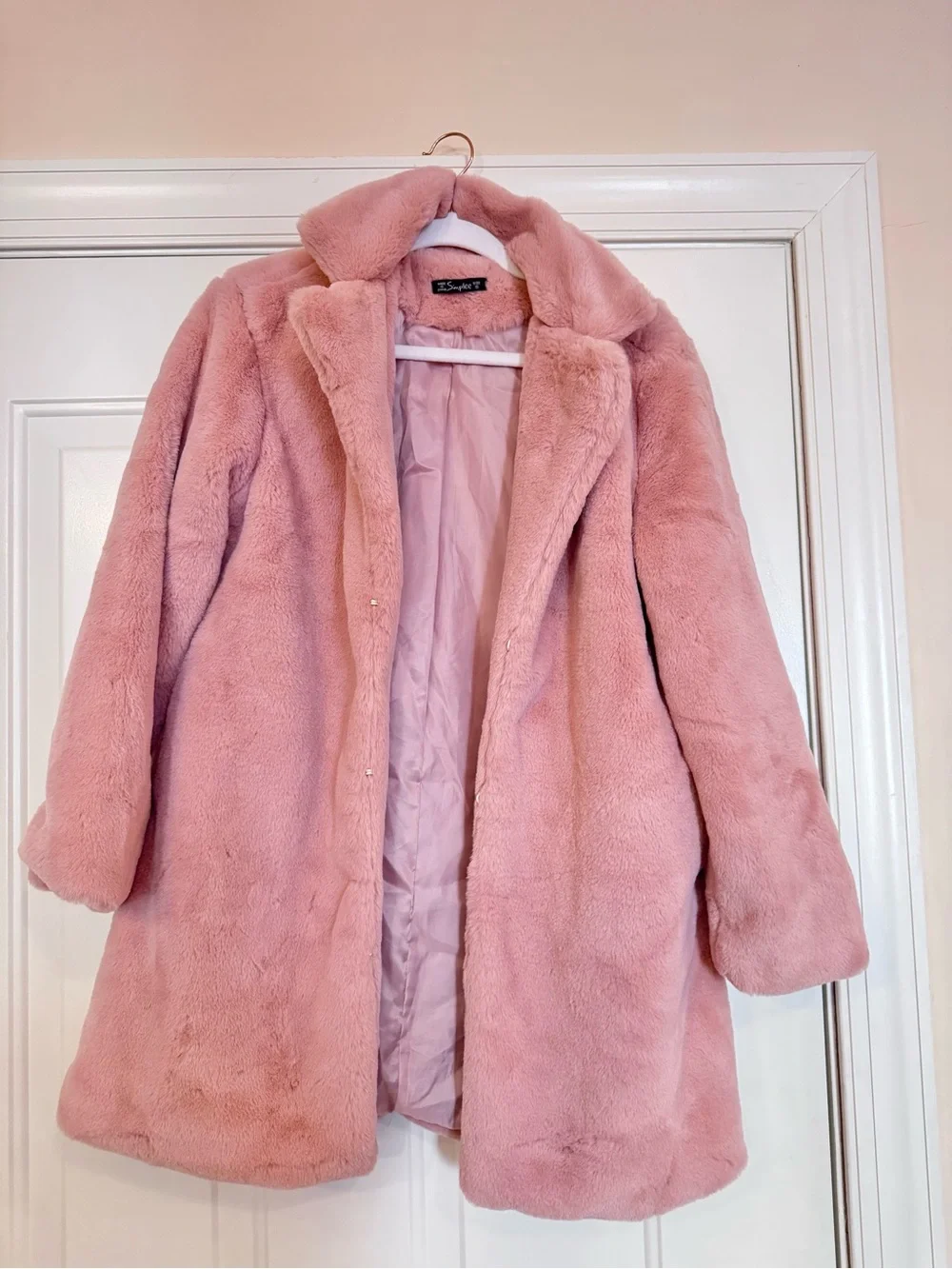 Plush Pink Faux Fur Coat – Women’s Jacket